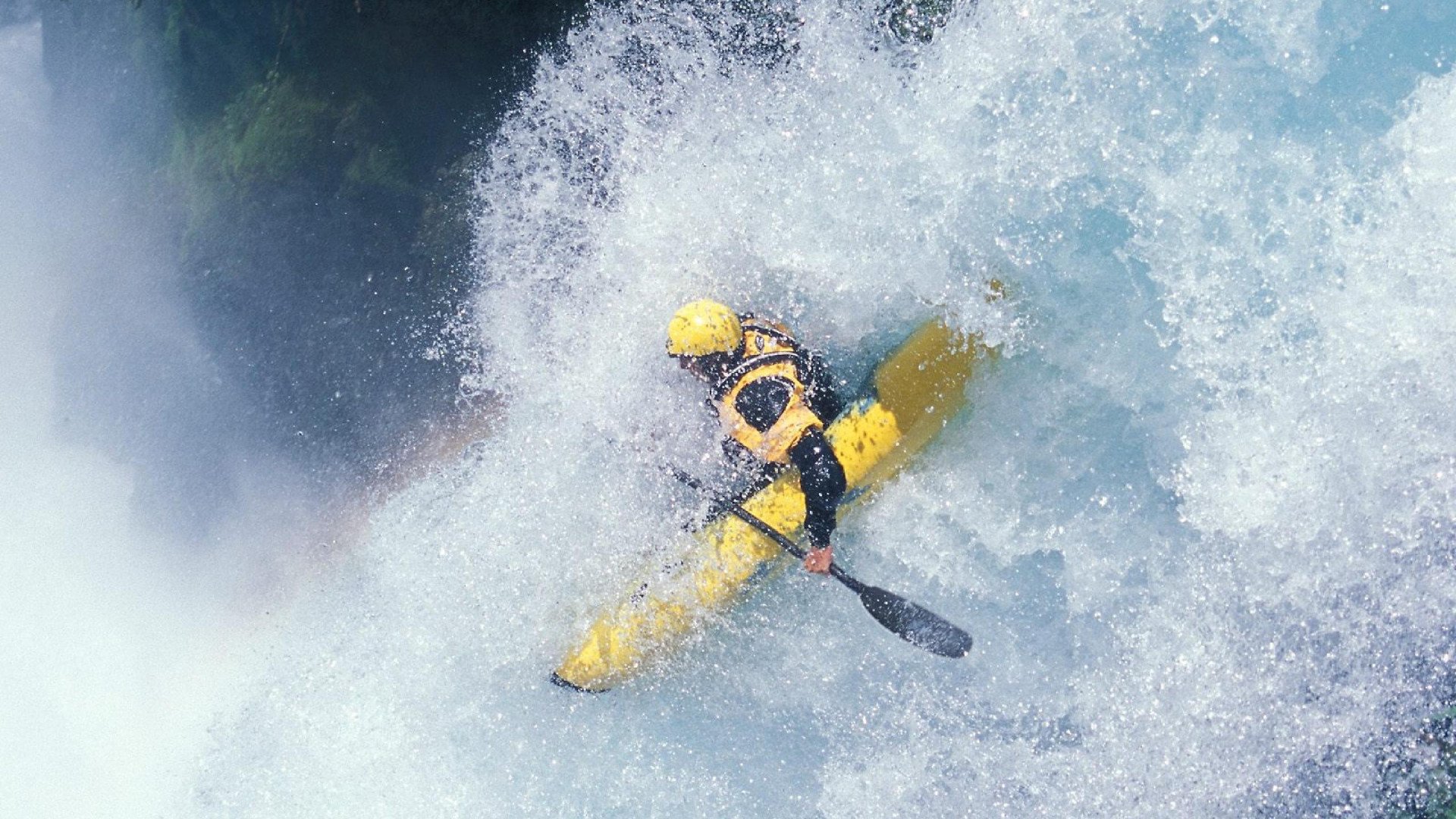 安东·李恩：全黑队中场的“控制塔”，稳定场上节奏，指引进攻方向